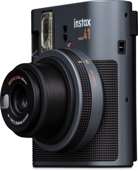 מצלמת אינסטנט קומפקטית בצבע שחור