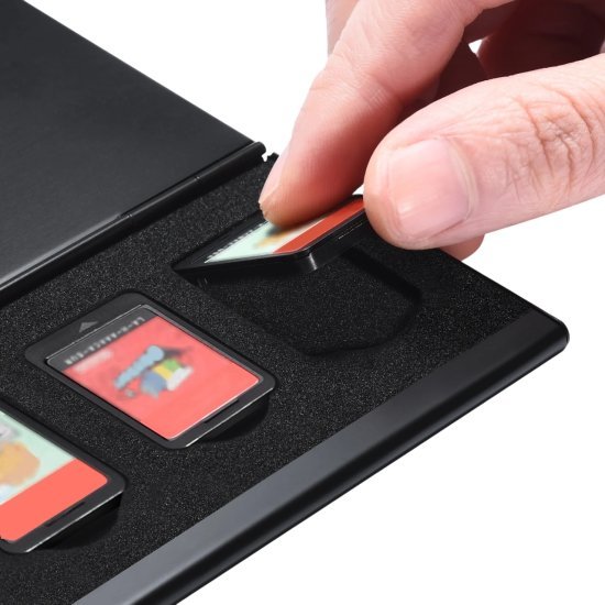 מארז אחסון כרטיסי משחק Nintendo Switch מבית FUNLAB - צבע שחור